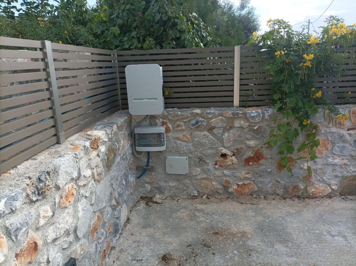 Garifalia With Sauna & Hydromassage וילה